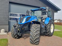 New Holland t7 245