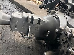 Claas Arion Ares , Massey Ferguson zwolnica tylna obudowa (Części zamienne)