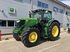 John Deere 6215R