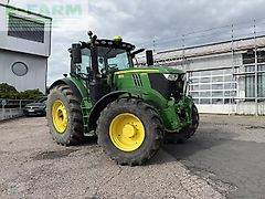 John Deere 6215r