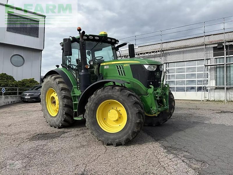 John Deere 6215r