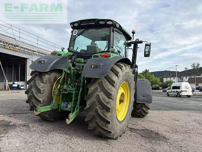 John Deere 6215r