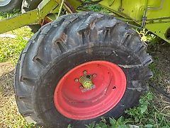 Claas Dominator koła kompletne tylne 24 cale (Części zamienne)