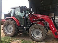 Massey Ferguson 5712S