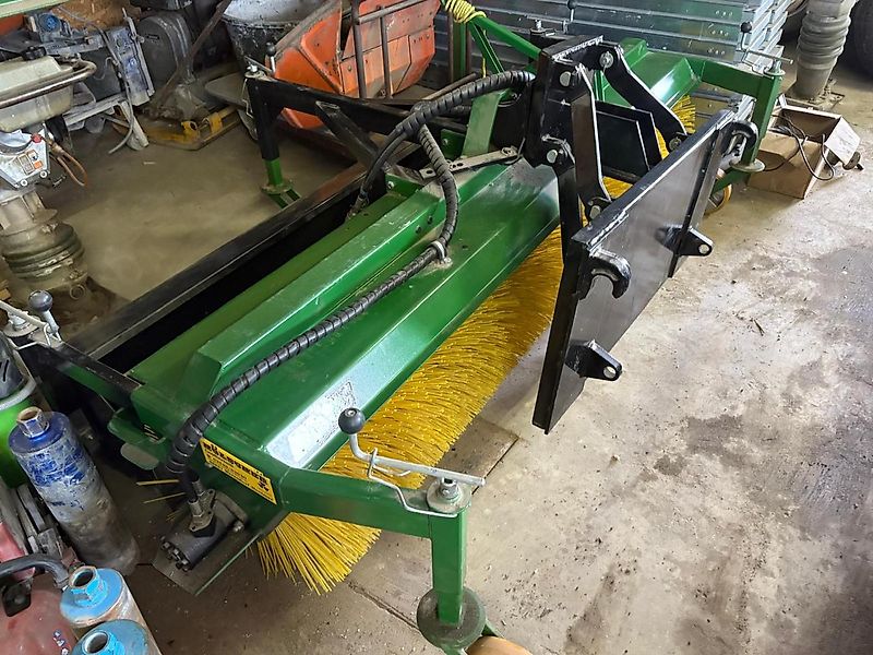 Düvelsdorf Stratos DKE 225