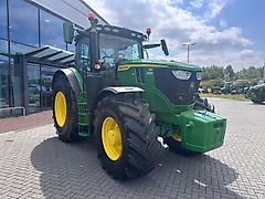 John Deere 6R 215