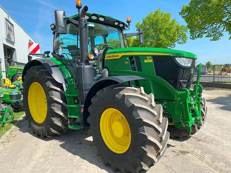 John Deere 6R215