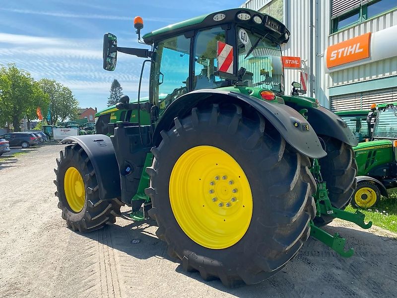 John Deere 6R215