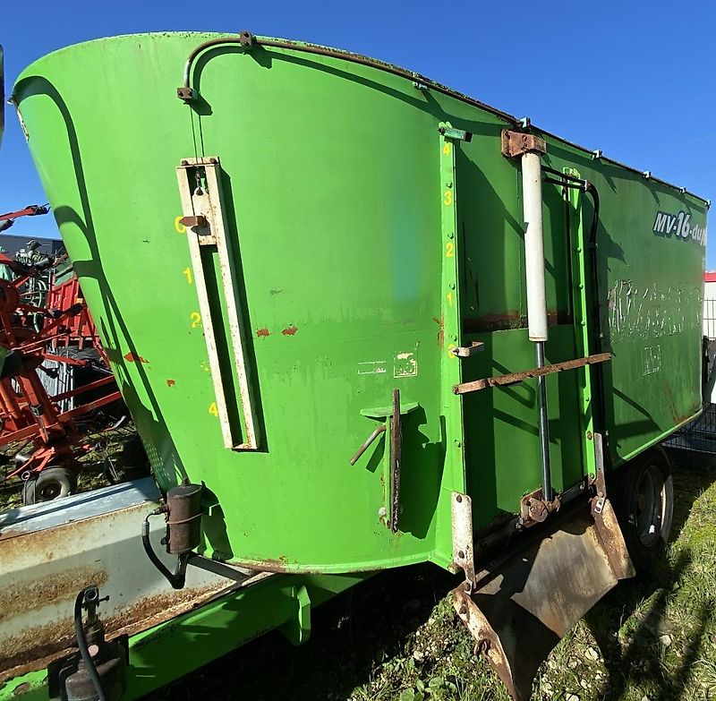 Tatoma Mischwagen EMV 16 N mit drei Austrägen