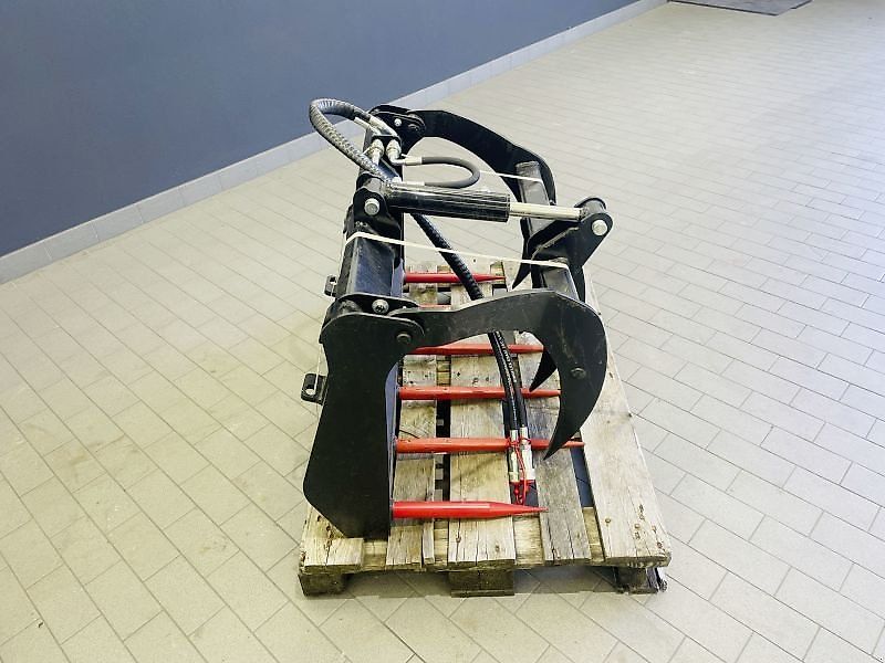 Giant DUNG- UND SILAGEZ. 100 C