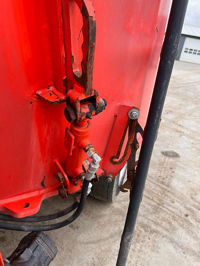 Kuhn SPV 12