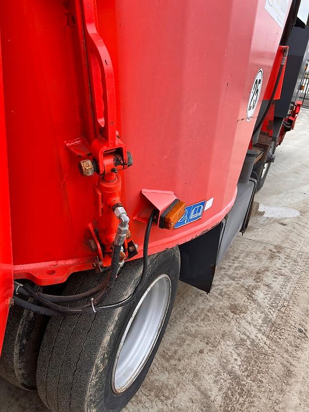 Kuhn SPV 12