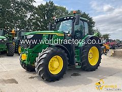 John Deere 6215R