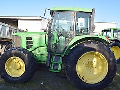 John Deere 6130