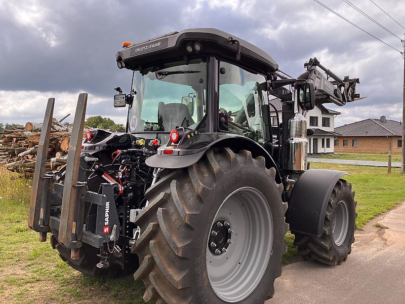 Deutz-Fahr 6135 C TTV mit Stoll Frontlader