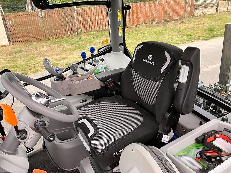 Deutz-Fahr 6135 C TTV mit Stoll Frontlader