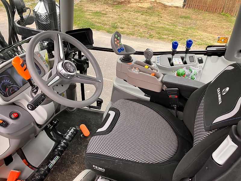 Deutz-Fahr 6135 C TTV mit Stoll Frontlader