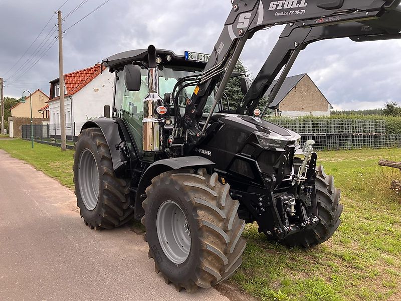 Deutz-Fahr 6135 C TTV mit Stoll Frontlader