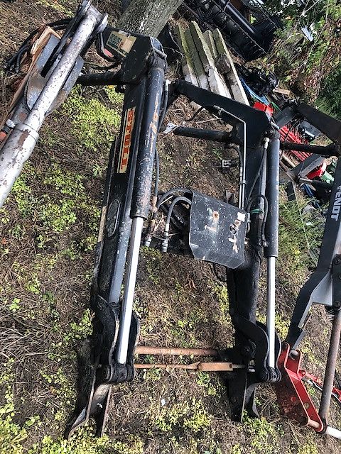 John Deere 6110| 6210 | 6310 | 6410 - Ładowacz Czołowy Stoll (Części zamienne)