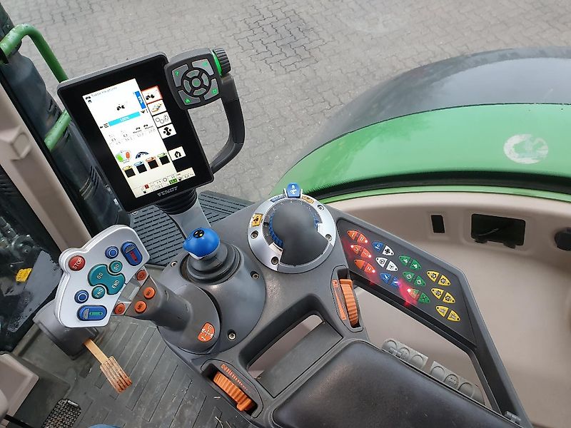 Fendt 720 Vario Power mit Frontlader