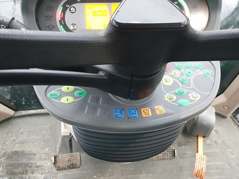 Fendt 720 Vario Power mit Frontlader