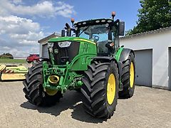 John Deere 6215R