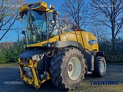 New Holland FR600 zelfrijdende hakselaar