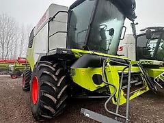 Claas TRION 750