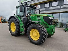 John Deere 6215R