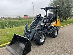 Giant G2700HD