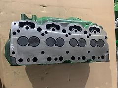 John Deere CYLINDER HEAD (used) - John Deere 6000