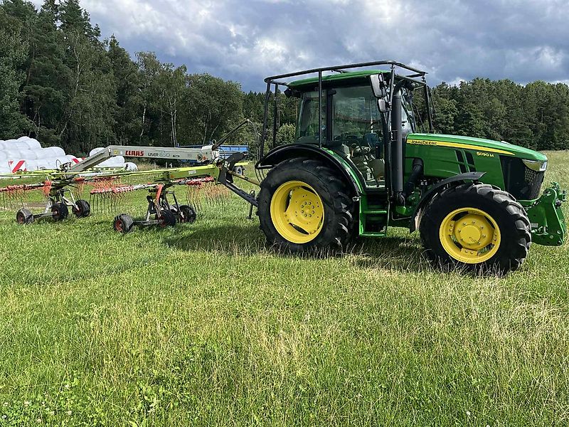 John Deere 5090 M