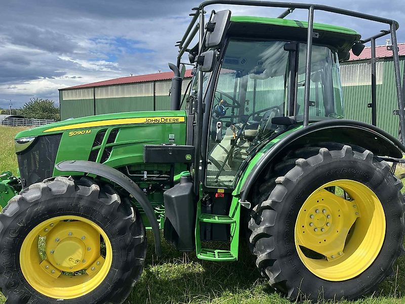 John Deere 5090 M