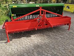 Bütje Vredo Vredo Grünlandnachsaatgerät 300cm Arbeitsbreite nicht Verfügbar Alternativ Bütje TBH 300 Schlitzdrille Speziell für Moorstandorte da Schleppschare mit Schlitzmesser Keil zur Einbrinung des Saatgutes in die Grasnarbe