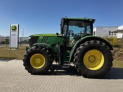 John Deere 6215R