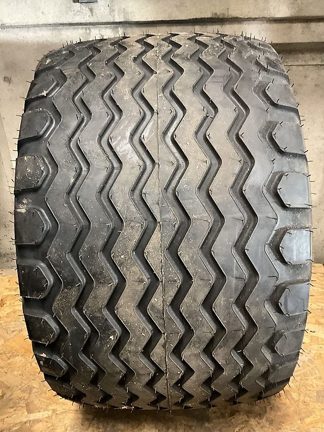 BKT AW711 VF480/45R17 IMP 167B met velg