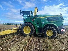 John Deere 8700i