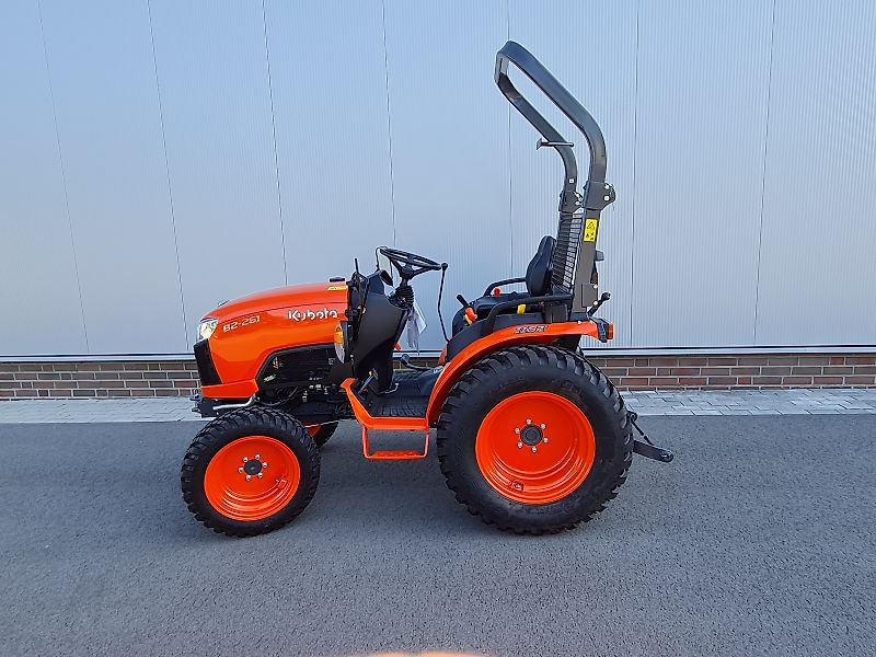 Kubota B 2261 Rops Bügelmaschine