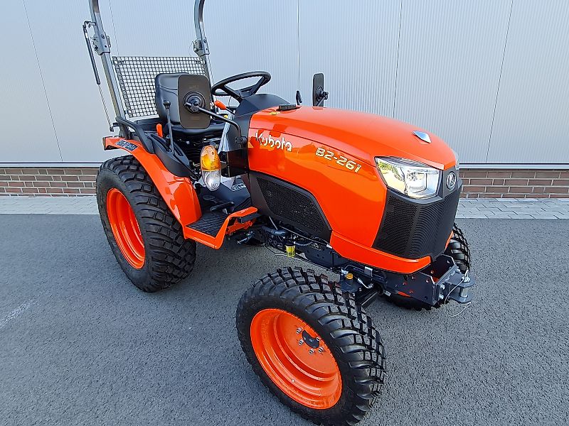 Kubota B 2261 Rops Bügelmaschine
