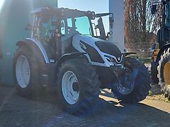 Valtra G135 Versu met kruipbak en GPS