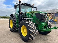 John Deere 6215R