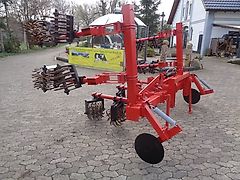 Kongskilde Becker Rollhacke 6 reihig 75 cm Reihenabstand mit Scheibensechen hydr. Klappung Howard Rollhacke Carree Hatzenbichler Einböck Schmotzer