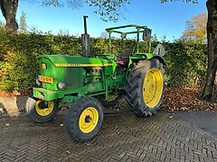 John Deere 2120