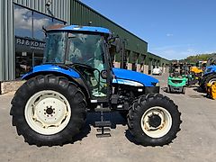 New Holland TD80D Tractor (ST23818)