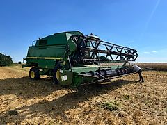 John Deere 2266 Hydro + 826 header