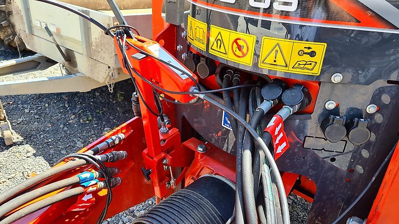 Kuhn Profile 16.2 CS - Vorführwagen mit Förderband vorne