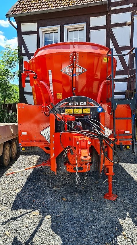 Kuhn Profile 16.2 CS - Vorführwagen mit Förderband vorne