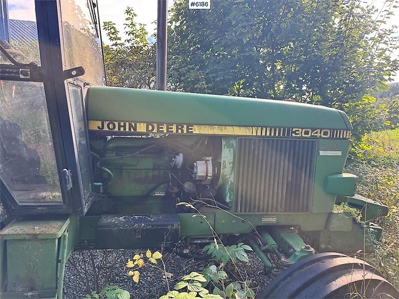 John Deere 3040