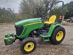 John Deere 3320