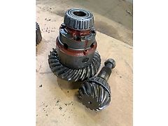 John Deere COMPLETE DIFFERENTIAL FOR FRONT AXLE (used) - John Deere 6000